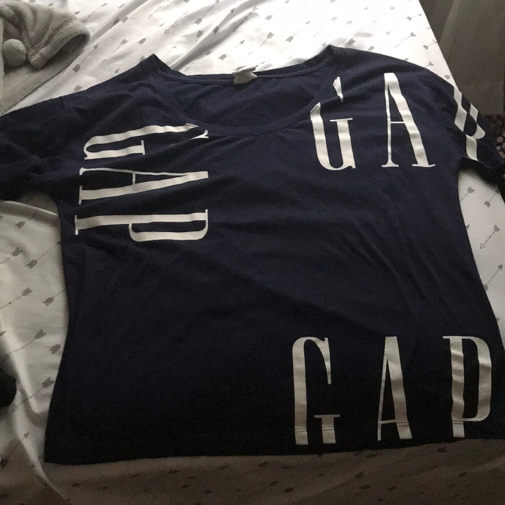 Gap t-shirt